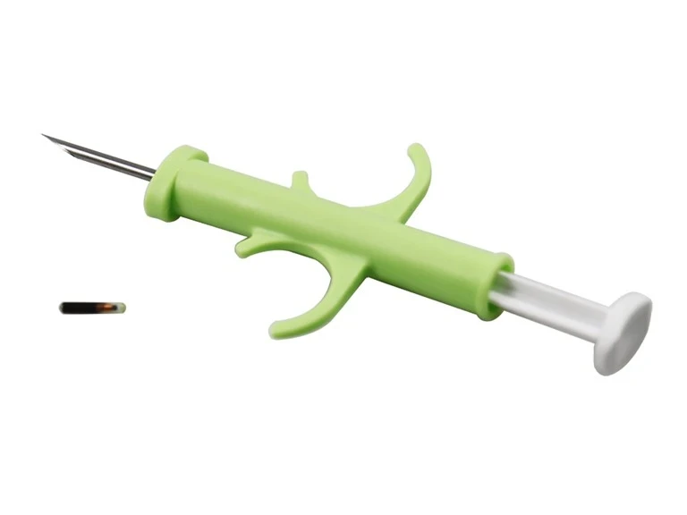 Subcutaneous glass tube RFID animal microchip transponder with sterile injector syringe for pet and companion animal permanent identification Subcutaneous glass tube RFID animal microchip transponder with sterile injector syringe for pet and companion animal permanent identification
